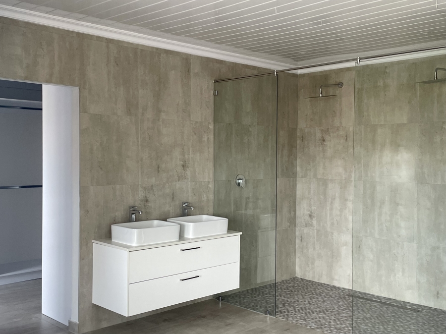 5 Bedroom Property for Sale in Myburgh Park Western Cape